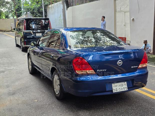 Nissan Sunny 2012 Blue