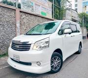 Toyota Noah 2.0 143hp FWD (8 Seater) 2011 Pearl for sale