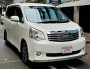 Toyota Noah 2.0 143hp AWD (8 Seater) 2011 Pearl for sale