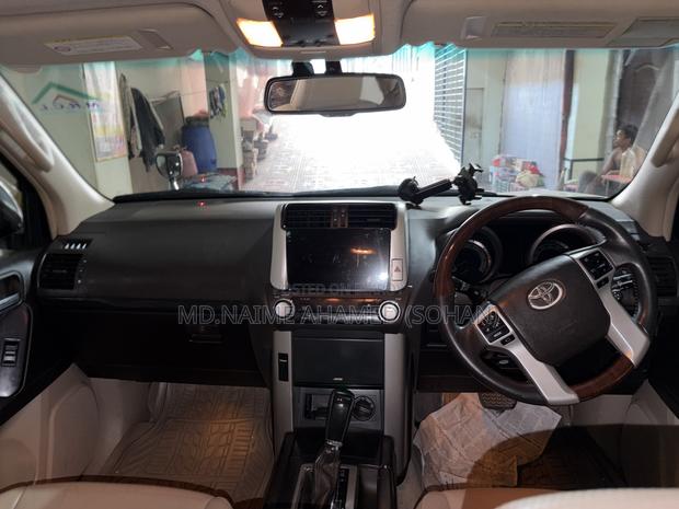 Toyota Land Cruiser Prado 2011 Black