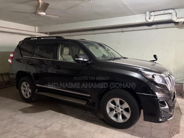 Toyota Land Cruiser Prado 2011 Black