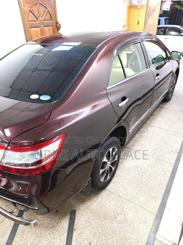 Toyota Premio 2011 Maroon