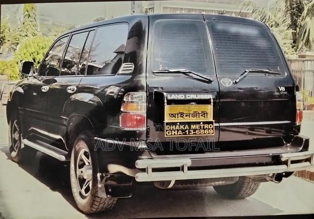 Toyota Land Cruiser 2000 Black