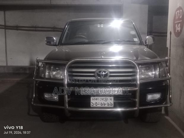 Toyota Land Cruiser 2000 Black