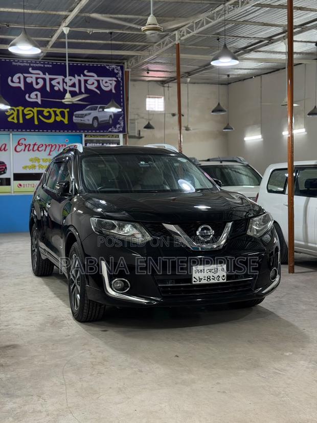 Nissan X-Trail 2.0 Hybrid FWD 2015 Black