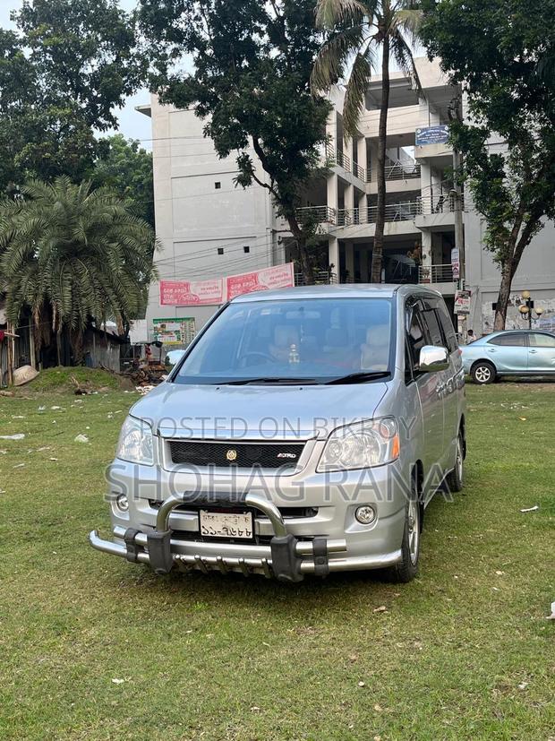 Toyota Noah 2.0 FWD (8 Seater) 2003 Silver