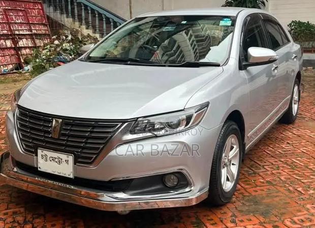 Toyota Premio 1.5 FWD 2018 Silver