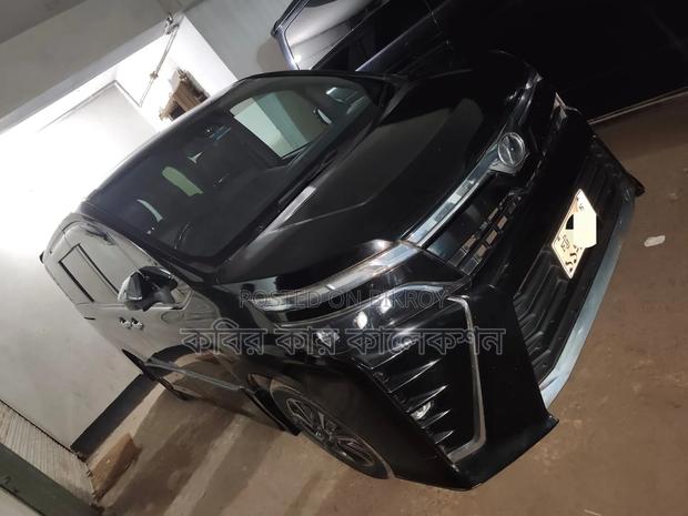 Toyota Voxy 2018 Black