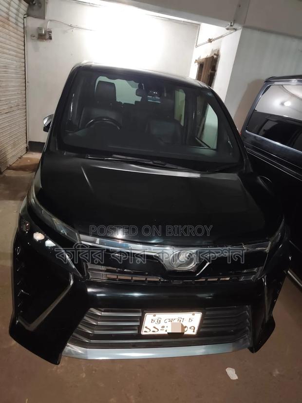 Toyota Voxy 2018 Black