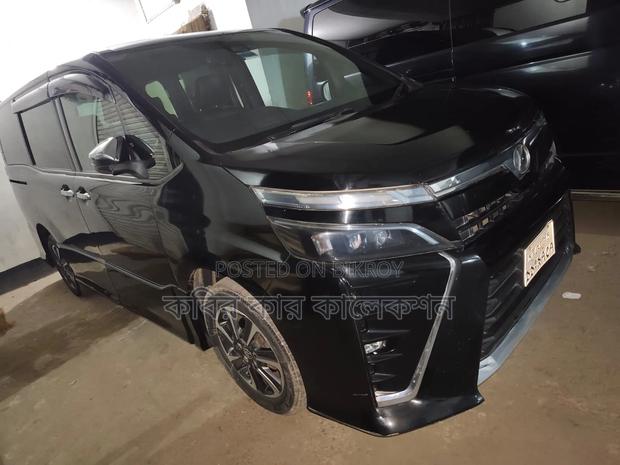 Toyota Voxy 2018 Black
