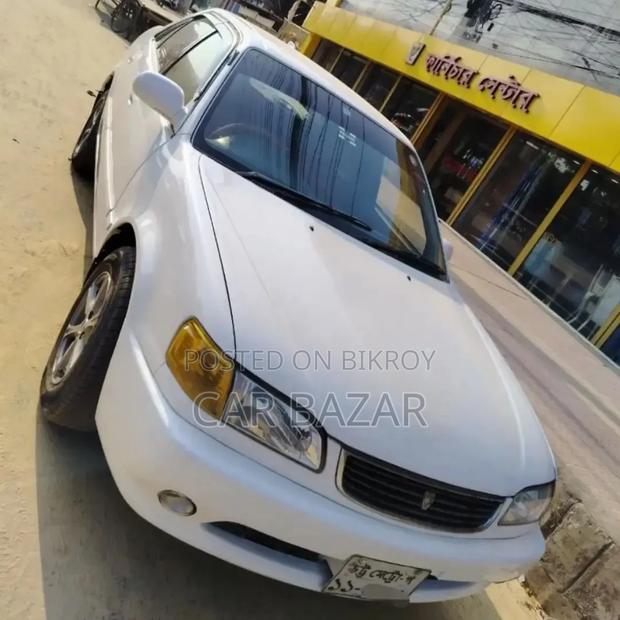 Toyota Corolla Sedan 1995 White