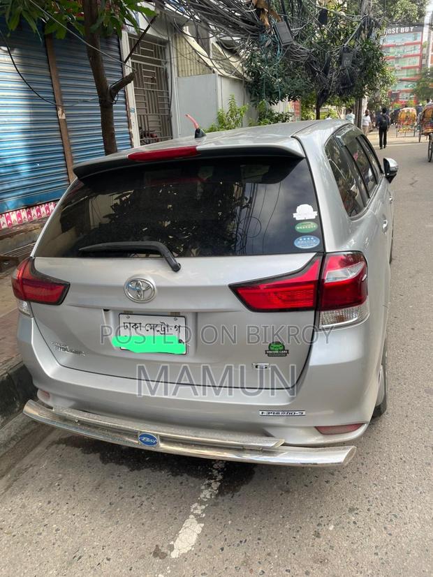Toyota Corolla Fielder 2017 Silver