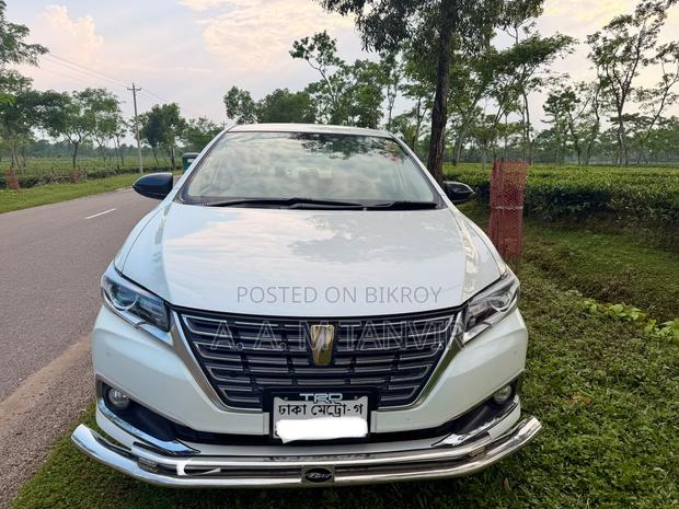 New Toyota Premio 1.5 FWD 2020 Pearl