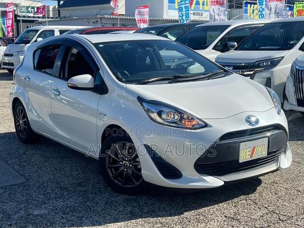 Toyota Aqua 2021 Pearl