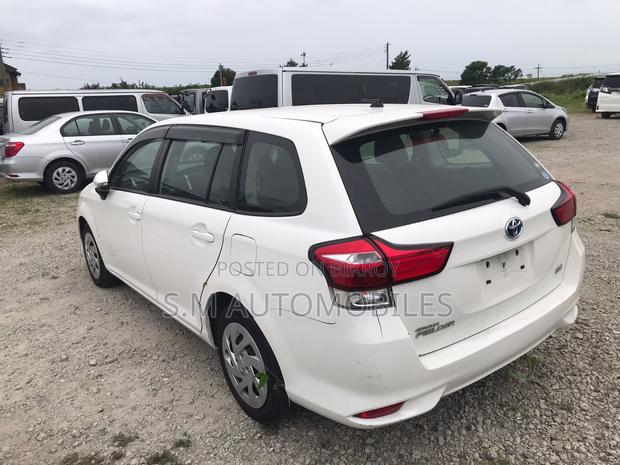 Toyota Corolla Fielder 1.5 Hybrid FWD 2021 White