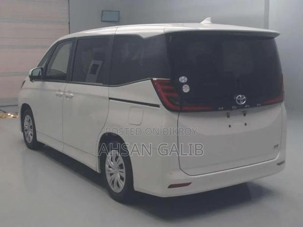 Toyota Noah 2022 Pearl