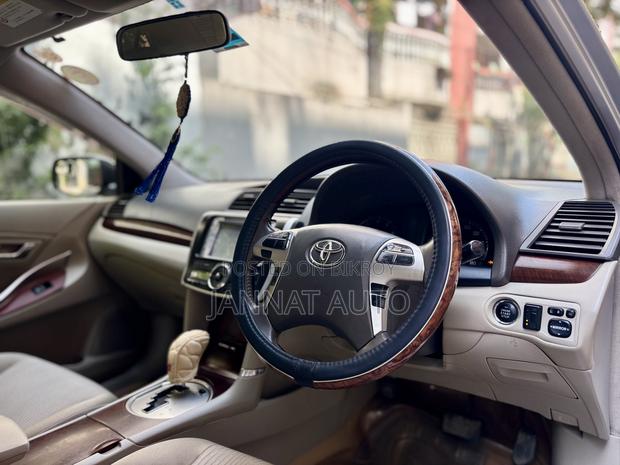 Toyota Premio 2012 Silver