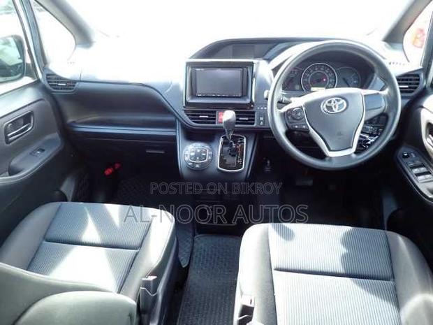 Toyota Noah 2.0 FWD (8 Seater) 2021 Silver