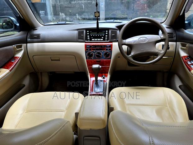 Toyota Corolla 2001 White