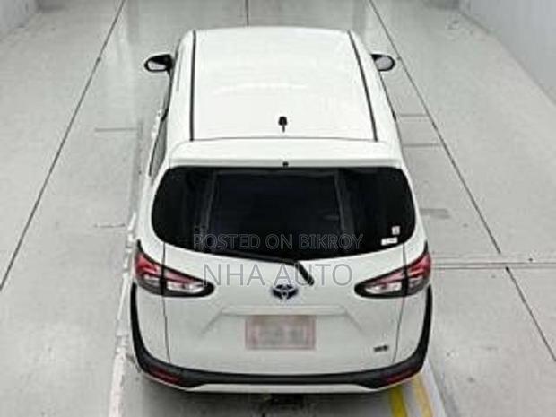 Toyota Sienta 2021 Pearl