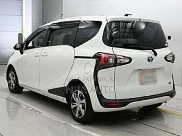 Toyota Sienta 2021 Pearl