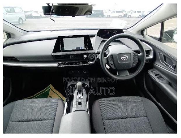 Toyota Prius 2023 Pearl