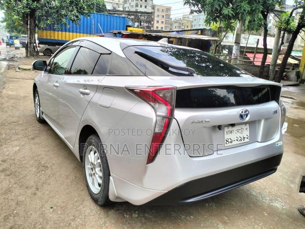 Toyota Prius 2017 Silver