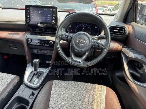 New Toyota Yaris Cross 1.5 AWD 2021 Red