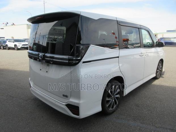Toyota Voxy Hybrid S-G 2WD 7-Seater 2022 Pearl
