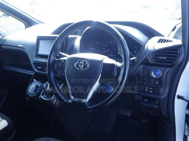 Toyota Noah 2021 Pearl
