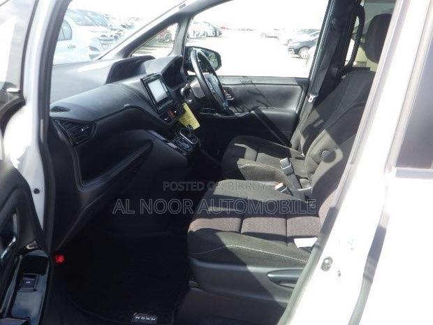 Toyota Noah 2021 Pearl