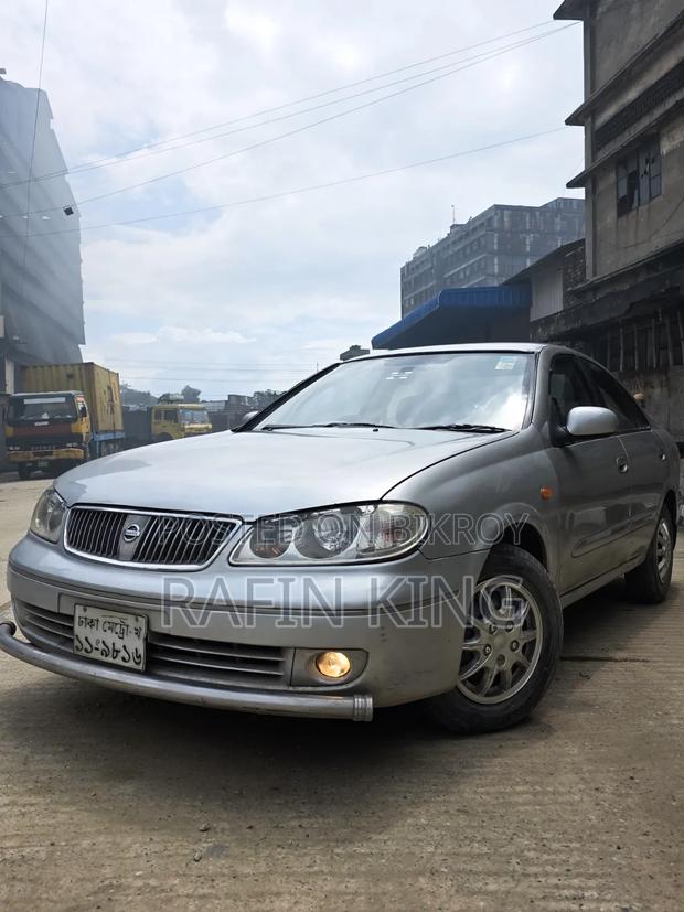 Nissan Sunny 2003 Silver