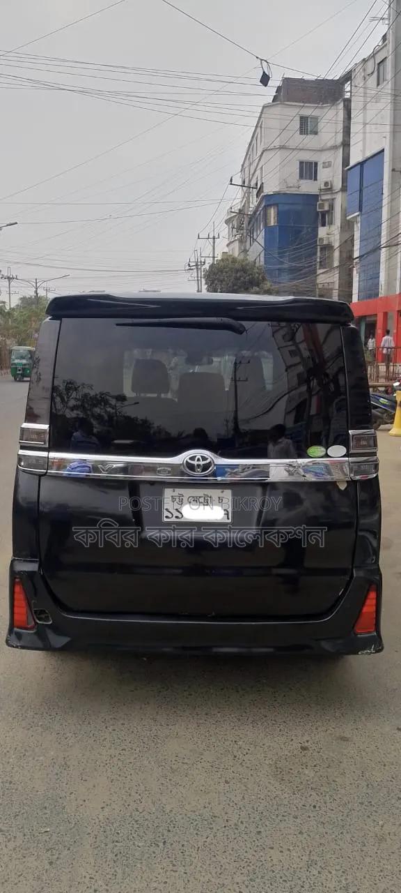 Toyota Voxy 2018 Black