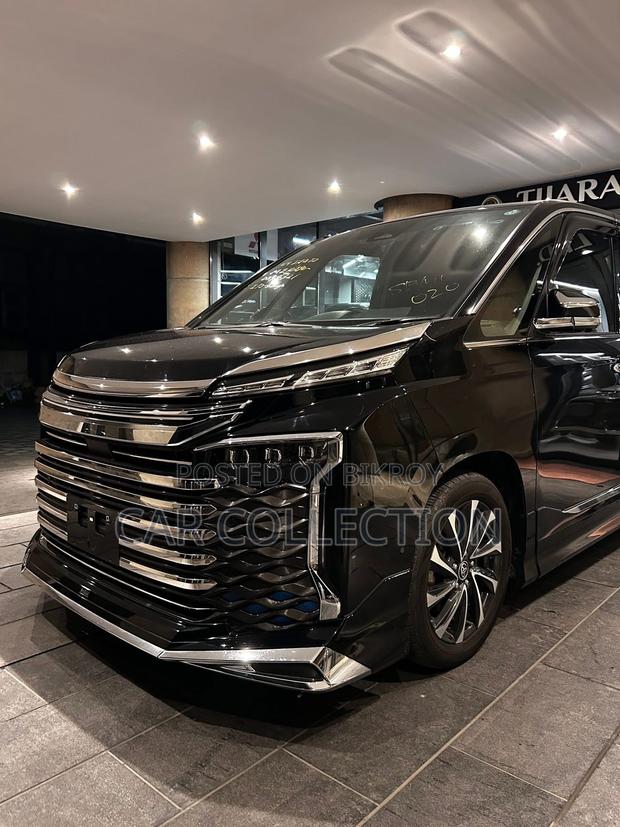 Toyota Voxy Hybrid S-Z 2WD 7-Seater 2023 Black