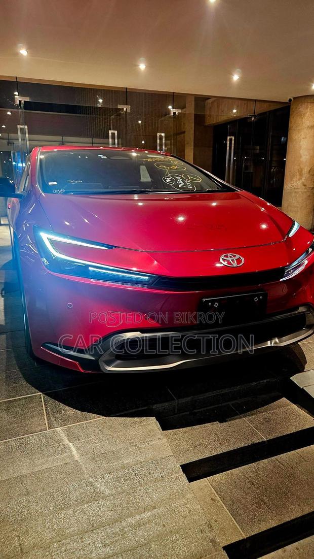 Toyota Prius Limited AWD-e 2023 Red