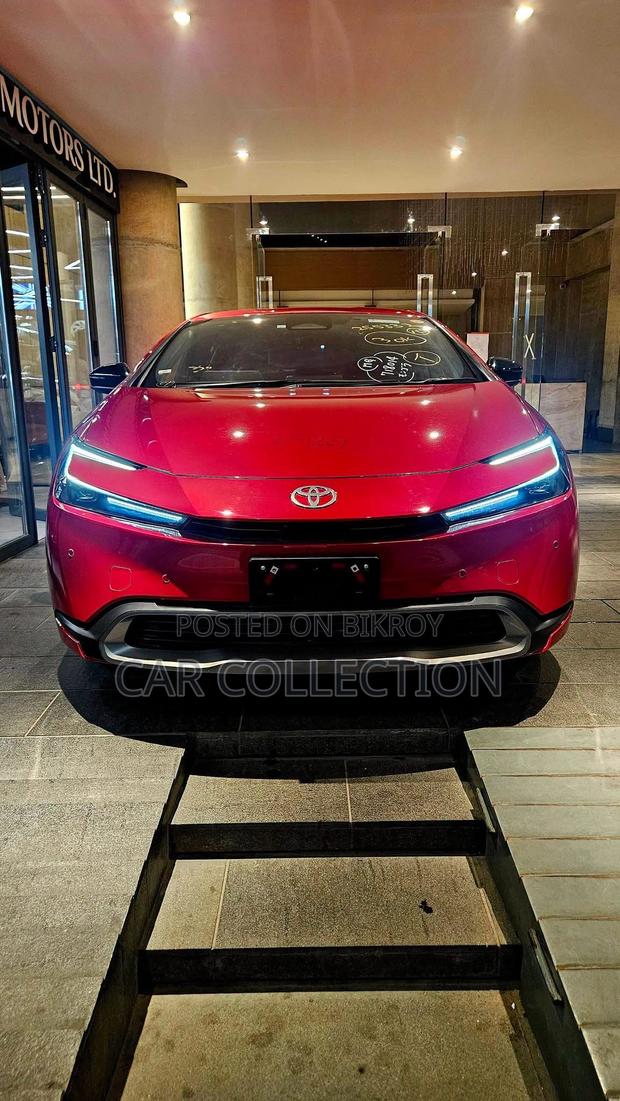 Toyota Prius Limited AWD-e 2023 Red