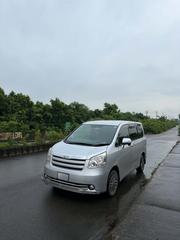Toyota Noah 2.0 143hp FWD (8 Seater) 2009 Silver for sale