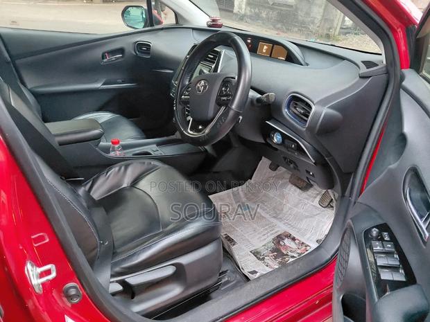 Toyota Prius 2019 Red