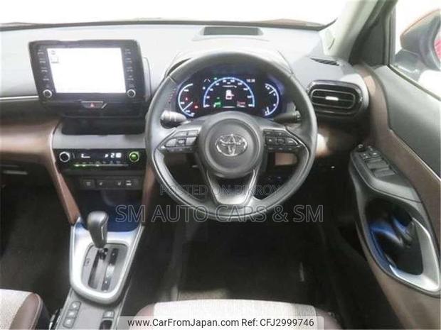 Toyota Yaris Cross 1.5 Hybrid FWD 2022 Red