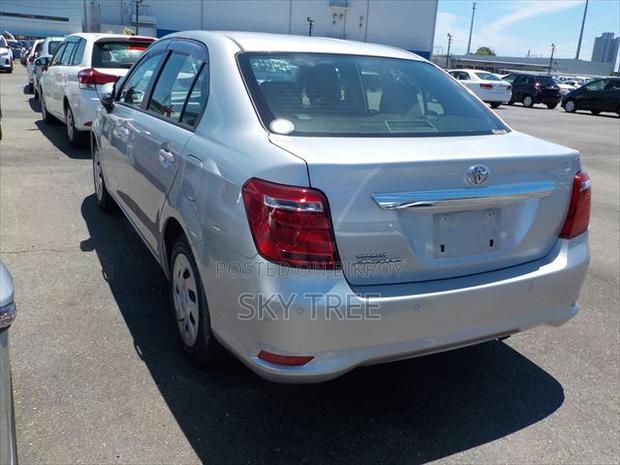 Toyota Axio 2021 Silver