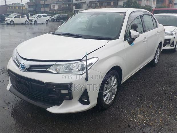 Toyota Axio 2021 Pearl