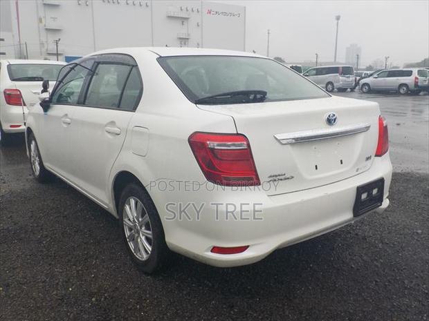 Toyota Axio 2021 Pearl