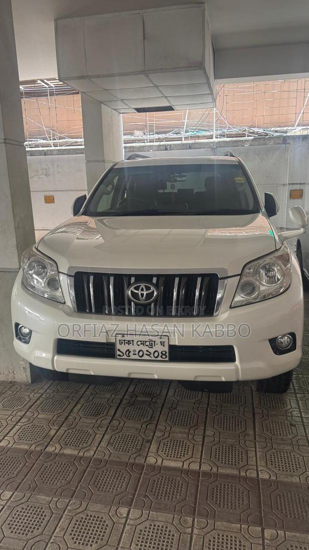 Toyota Land Cruiser Prado 2012 White