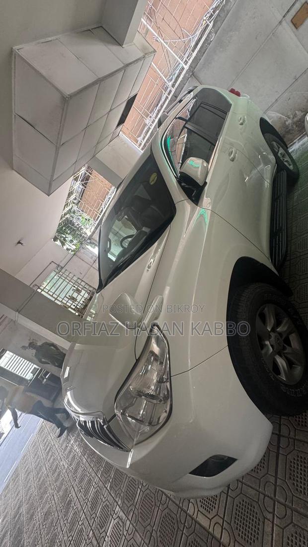 Toyota Land Cruiser Prado 2012 White