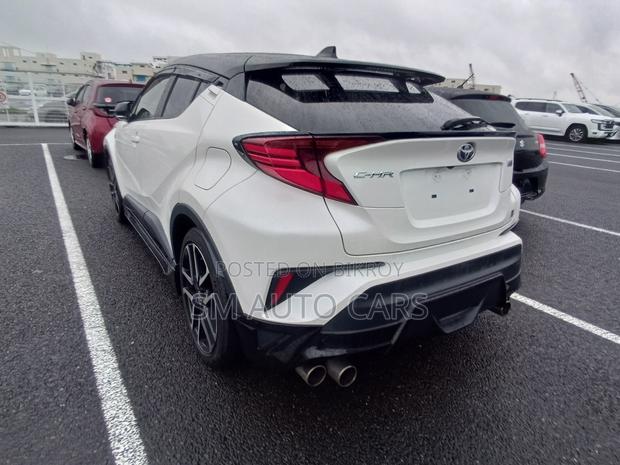 Toyota C-HR 2021 Pearl