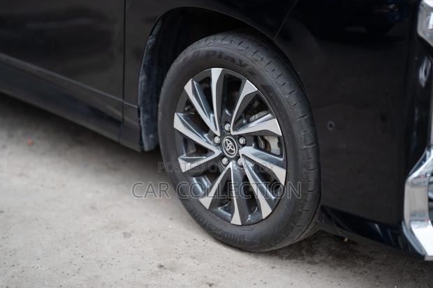 Toyota Voxy Hybrid S-Z 2WD 7-Seater 2023 Black
