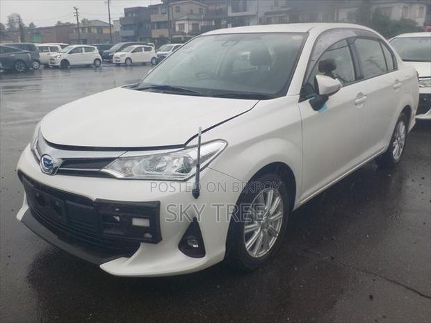 Toyota Axio 2021 Pearl