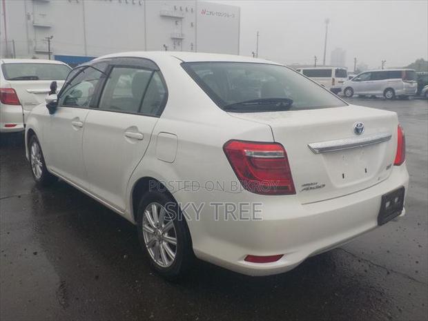 Toyota Axio 2021 Pearl