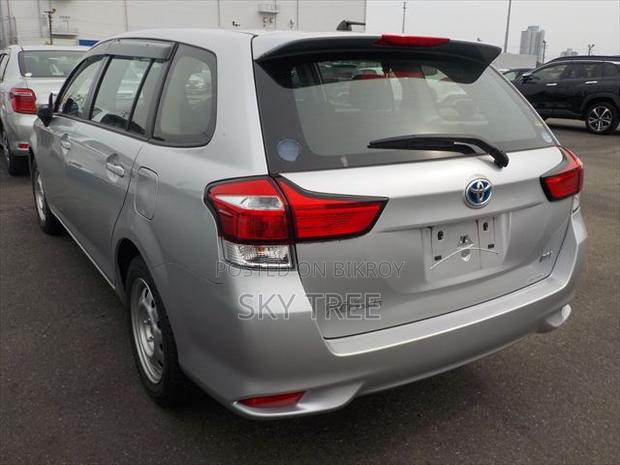 Toyota Axio 2021 Silver