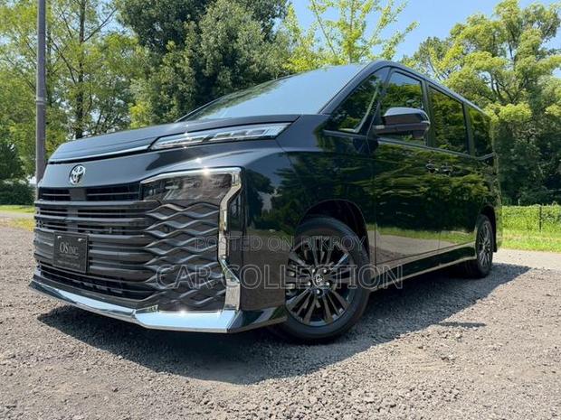 Toyota Voxy 2022 Black